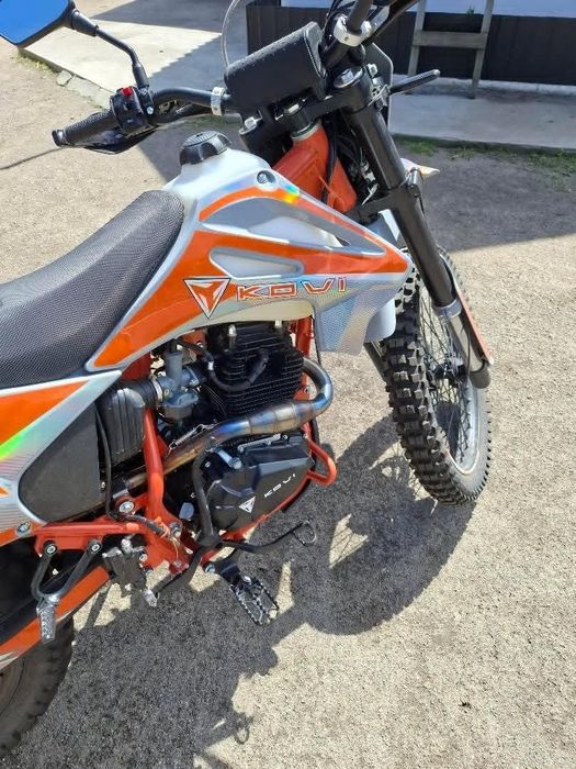 Продаєця кові 250