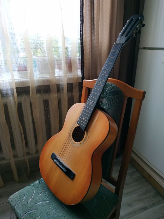 Гітара часів СССР ,шість струн.