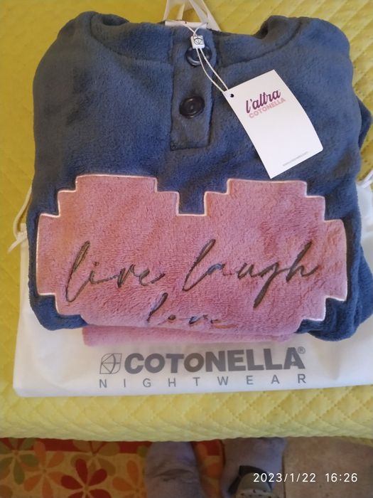 Pijama cinzento e rosa velho, novo