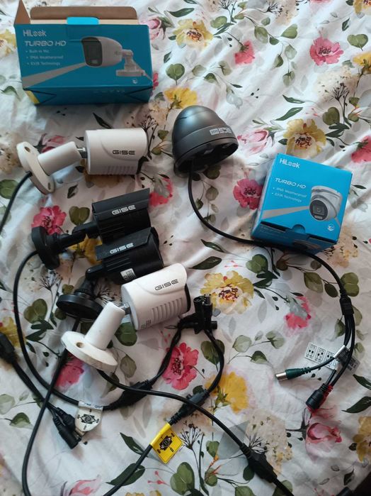 Kamery analogowe do monitoringu+ akcesoria do mantowania kamer