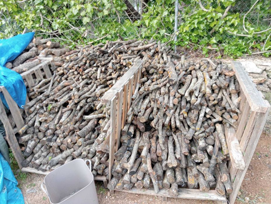 Lenha em sacos de 10/15/20 kg