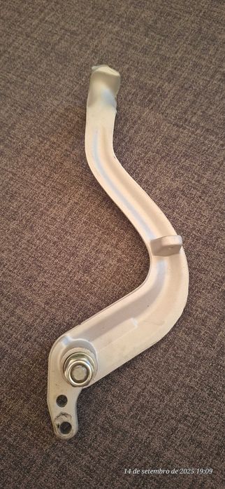 Pedal travão traseiro UM DSR 125