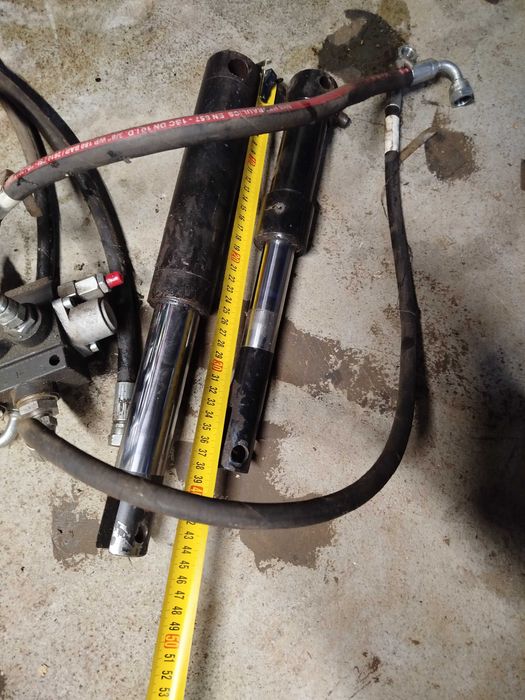 Siłownik rozdzielacz hydrauliczny
