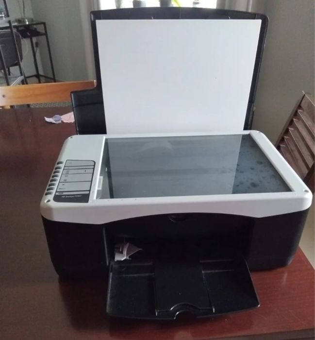 Impressora HP como nova. Tem scanner incorporado.