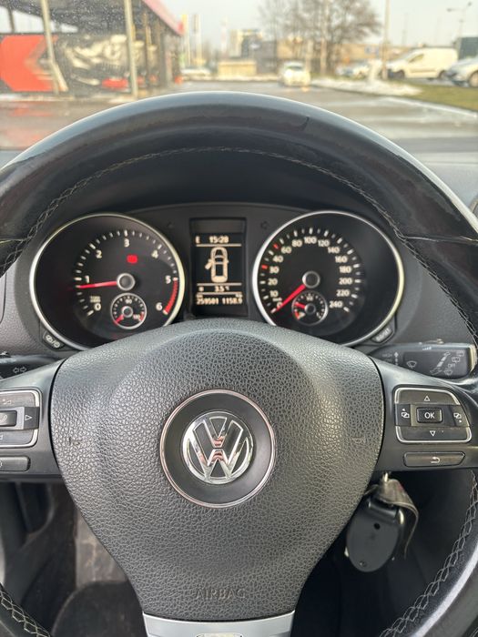 Golf 6 2012 rok 1.6 tdi  260 tys.