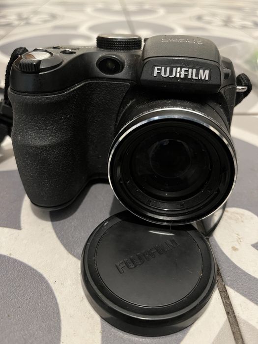 Aparat Fuji finepix S1000