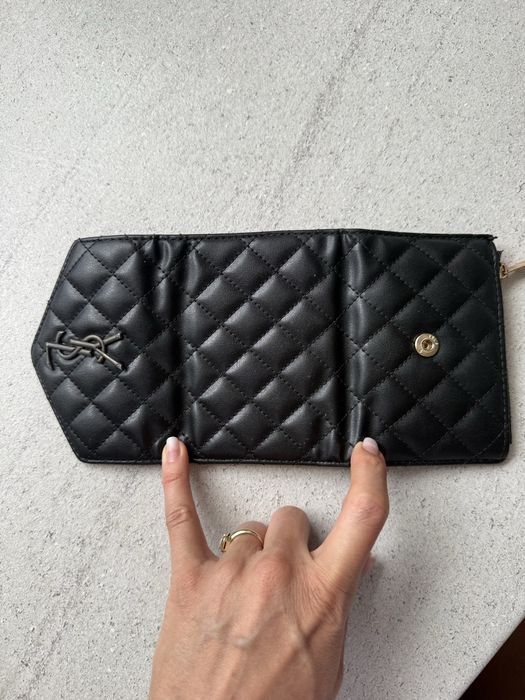 Pikowany portfel ysl
