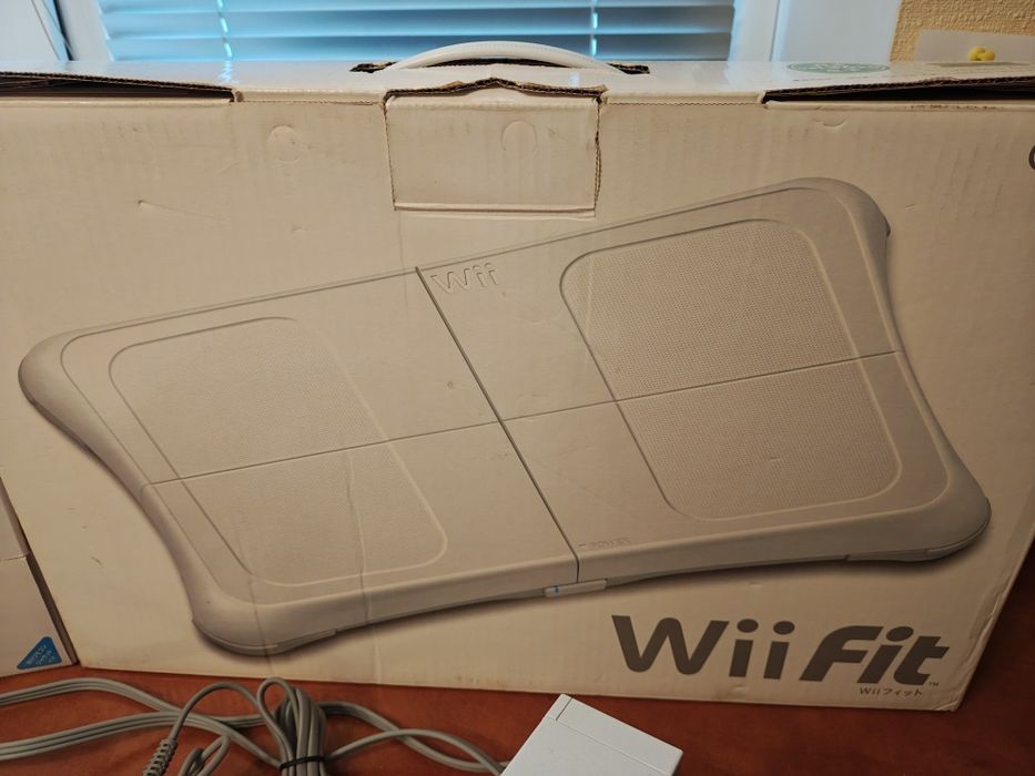 Nintendo WiiI Повний комплект+ігри+Wii Fit