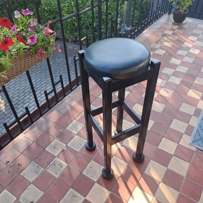 Stołek barowy 76 cm drewno czarny
