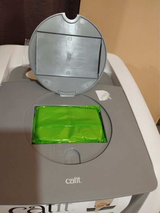 Туалет кошачий . Туалет для котиків