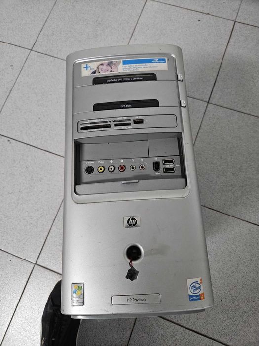 Computador HP de secretária