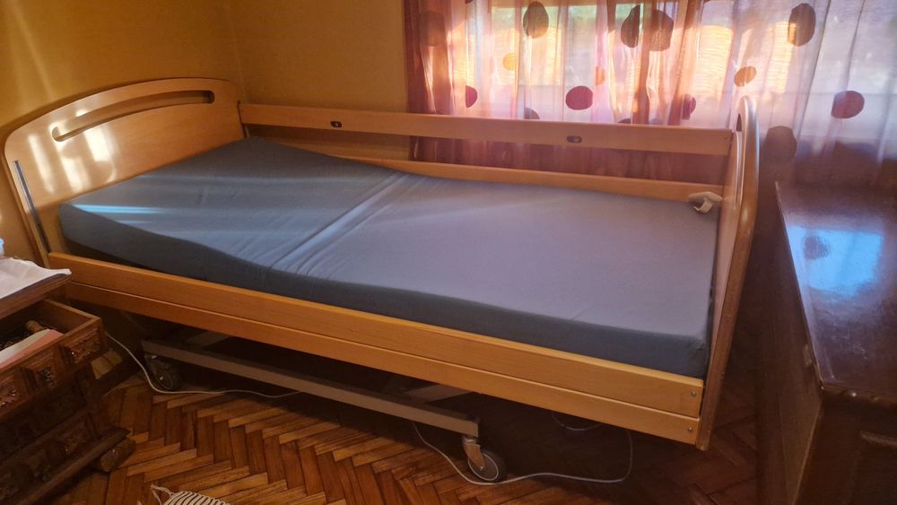 Cama articulada hospitalar