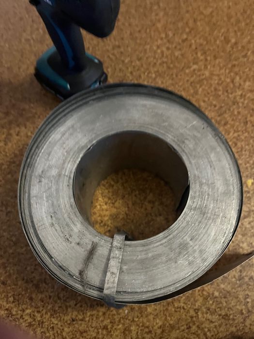 Bracha aluminiową na roli