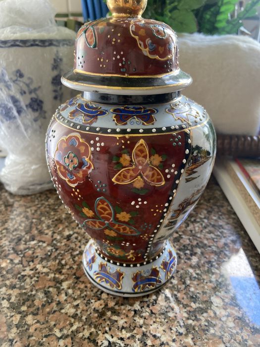 Jarra chinesa ornamentada