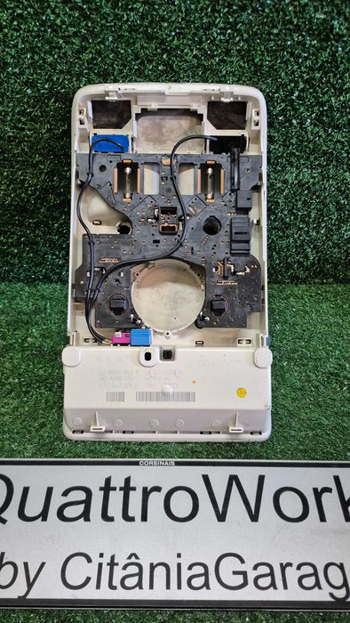 Plafonier Audi A4 B8 A5 Q5 original 8T0947135B cinza claro/beje excelente estado
