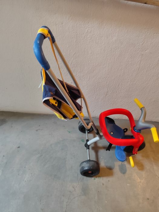 Triciclo de passeio de criança