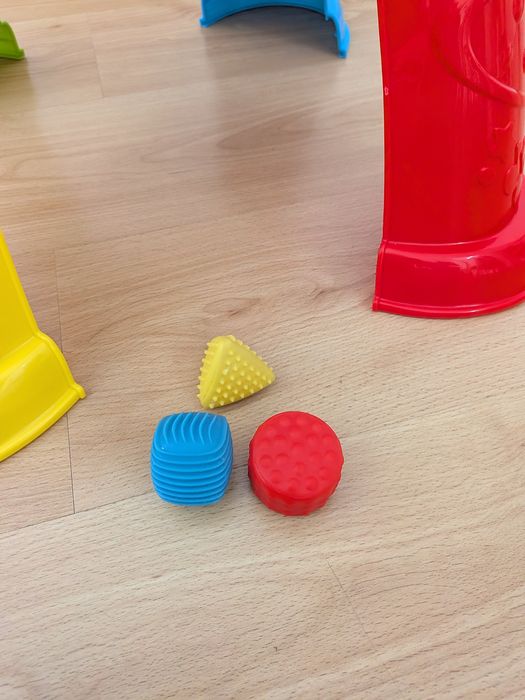 Mesa sensorial da Chicco