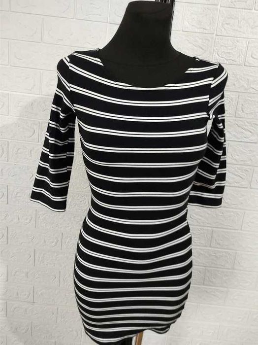 Sukienka rozmiar s cena 15 zł