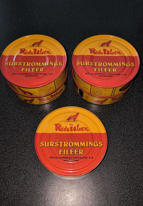 Szwedzkie śledzie Surstromming - puszka