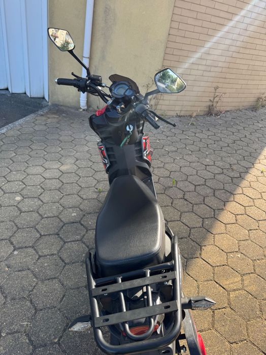 Mota Elétrica com Bateria de Lítio – 600€