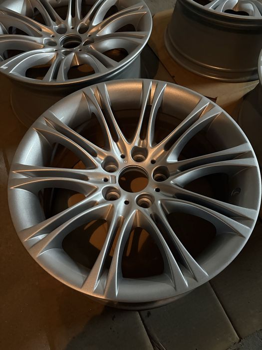 4 jantes originais BMW Style 135M raiadas de 18 polegadas (MV2)