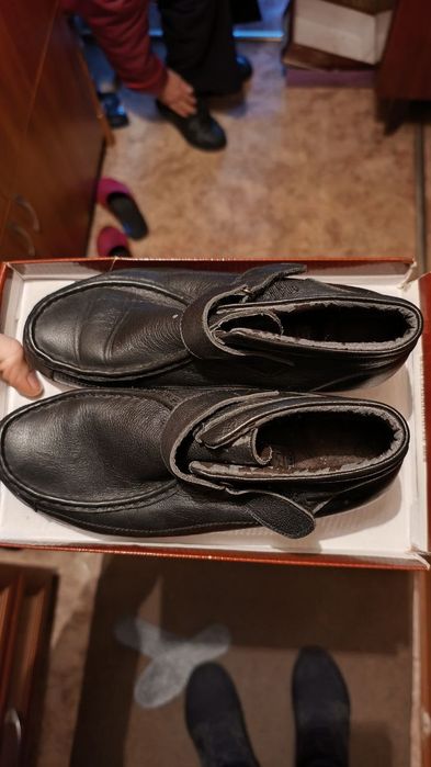 Продам взуття шкіряне