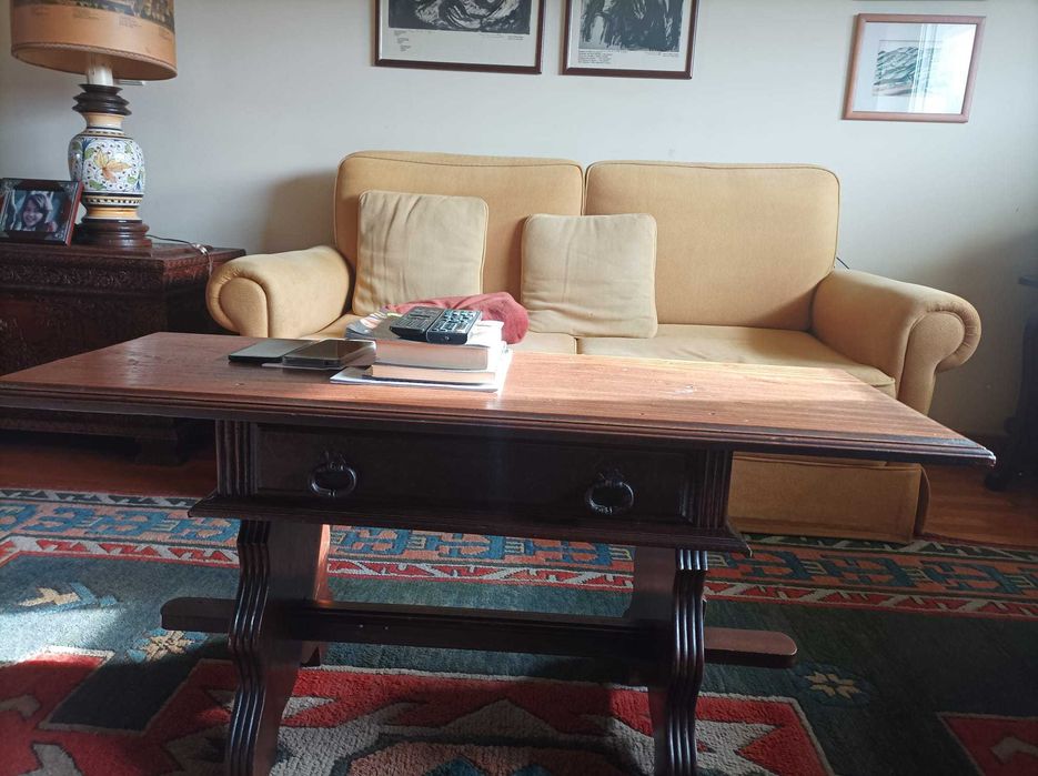 Mesa de centro de madeira maciça de castanho (só este mês)