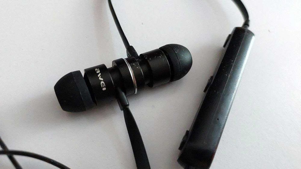 Навушники AWEI б/в, Fone Bluetooth навушники, запчастини  навушників