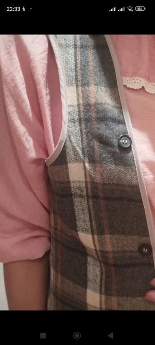 Gabardine da Zara com forro amovível de xadrez em flanela. Com cinto e