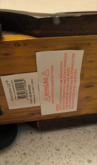 Belíssima coleção , miniaturas em madeira com 35cm  LOUÇAS FALCÃO