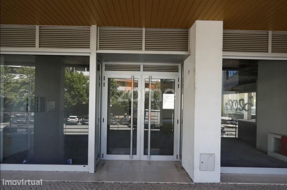 Excelente Loja Comercial Quinta da Alagoa I Próximo ao Palácio do G...