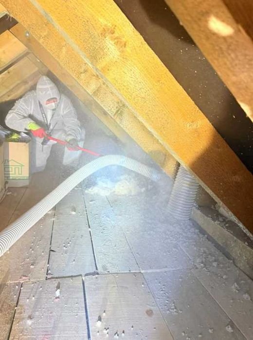 Naprawy dachu po kunach. Izolacja celulozą. Termowizja