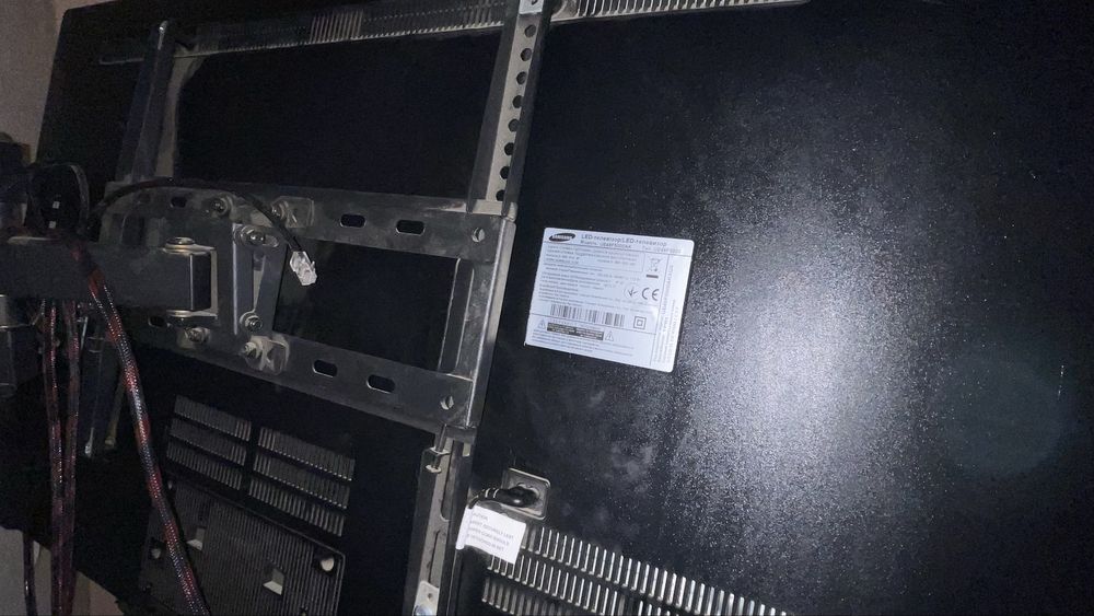 Телевизор Samsung 46