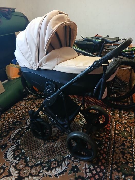 Продам Детскаю коляску 2 в 1