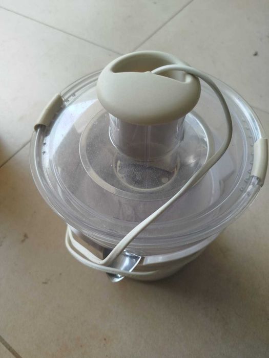 Máquina de sumos Tefal como nova