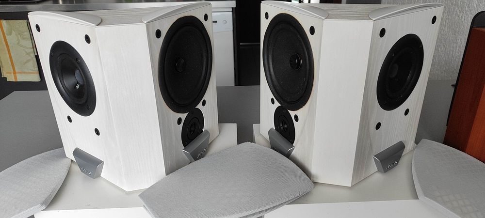 Jamo E 8 SUR głośniki surround + półki (Ikea)