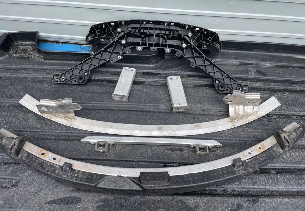 tesla model 3 pas strefa belki belka zderzaka przednia cz