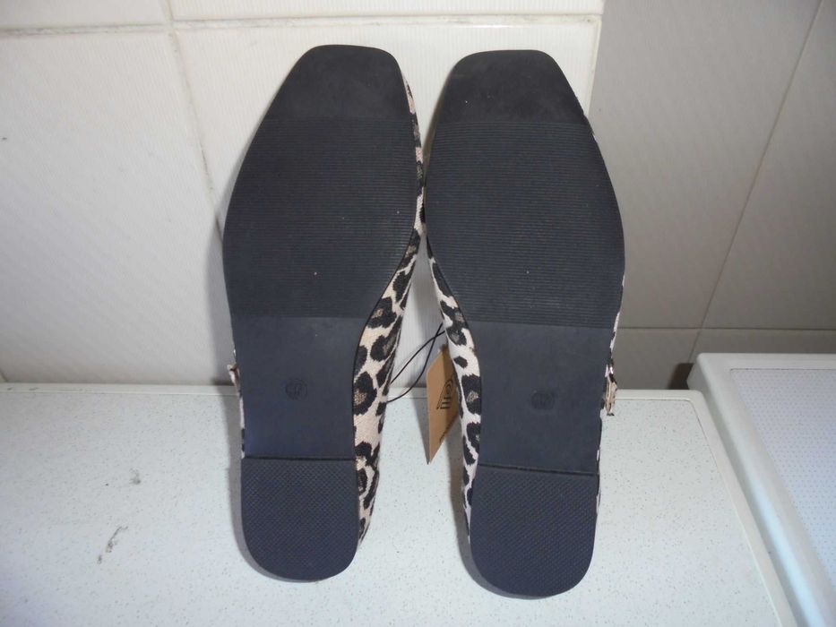sapatos de mulher novos com etiqueta lindos