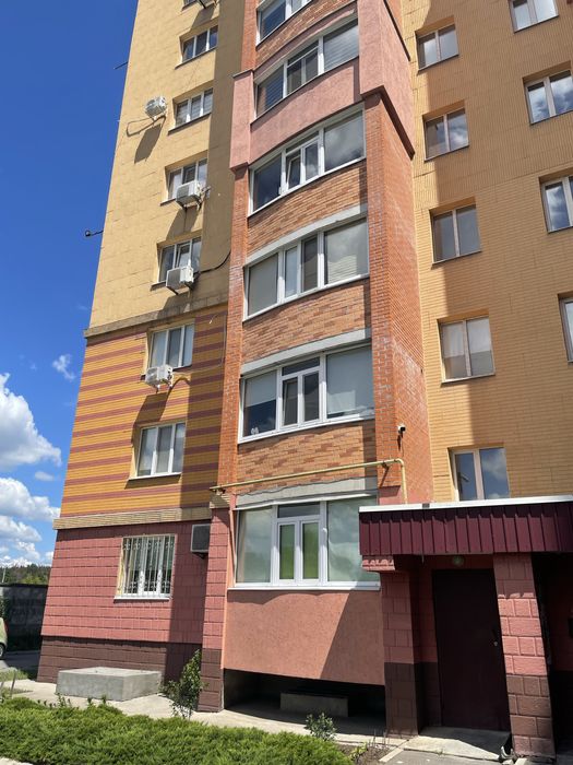 Продам 2-х кімнатну квартиру у новому домі