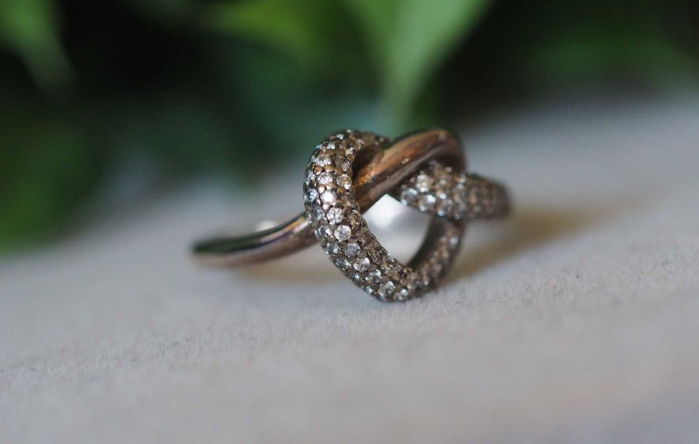 Pierścionek srebrny 925. Przeplatane serce. Na Walentynki. R. 14.