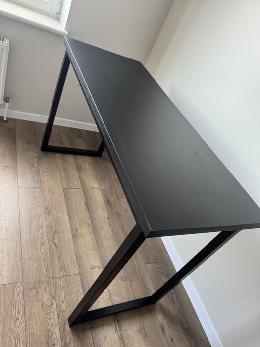 Продам стол черный