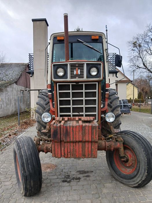 international 886