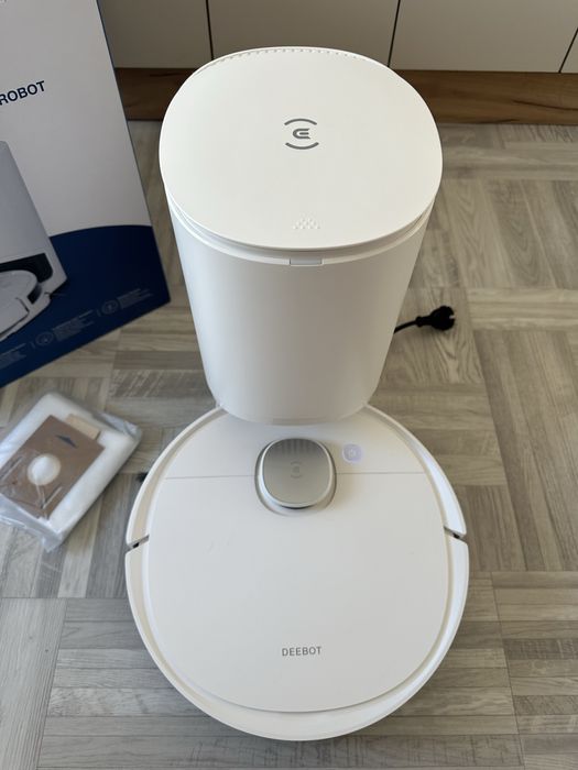 Миючий робот пилосос Ecovacs Deebot N10 Plus