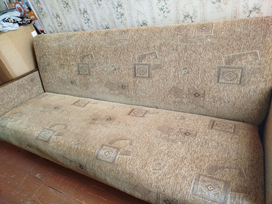 Диван книжка б/ у,в хорошем состоянии