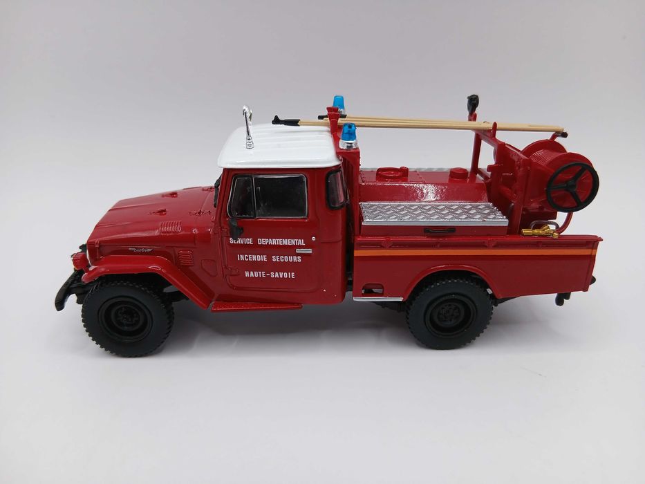 Miniaturas de carros de bombeiros escala 1:43