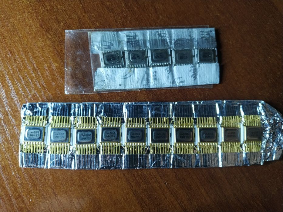 Залишки радіокомпоненти, мікросхеми випуску 90х років, не б/в