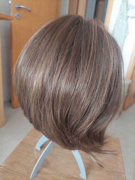 Cabeleira nova, nunca foi usada