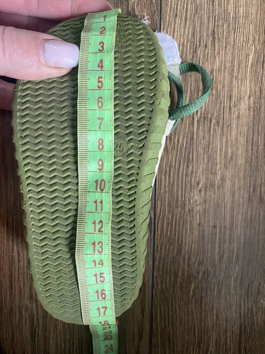 Кросівки на хлопчика 25 розмір на липучках гнучка підошва