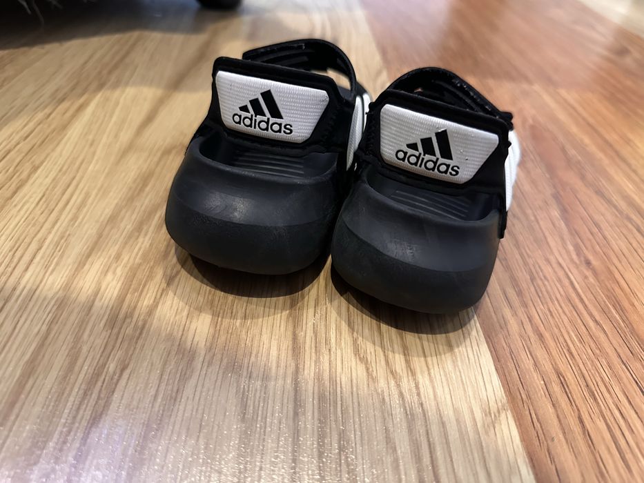 Босоніжки Adidas