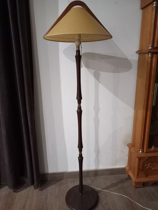 Candeeiro pé sala